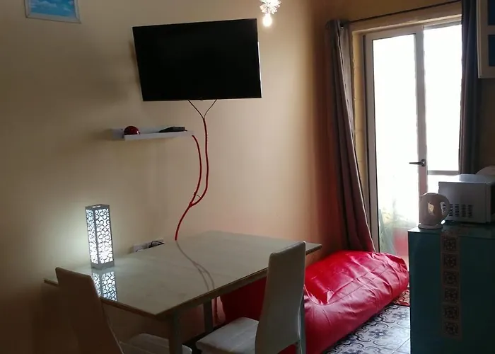 Triesti Home