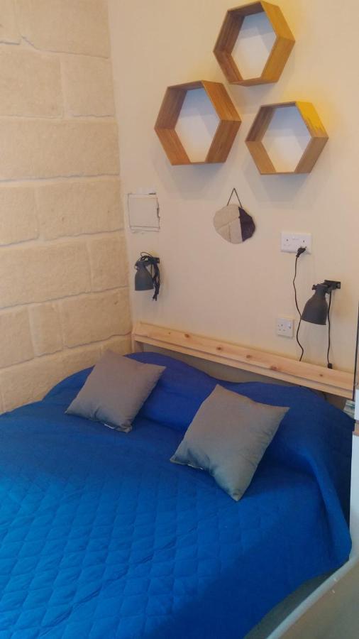 Triesti Apartment *