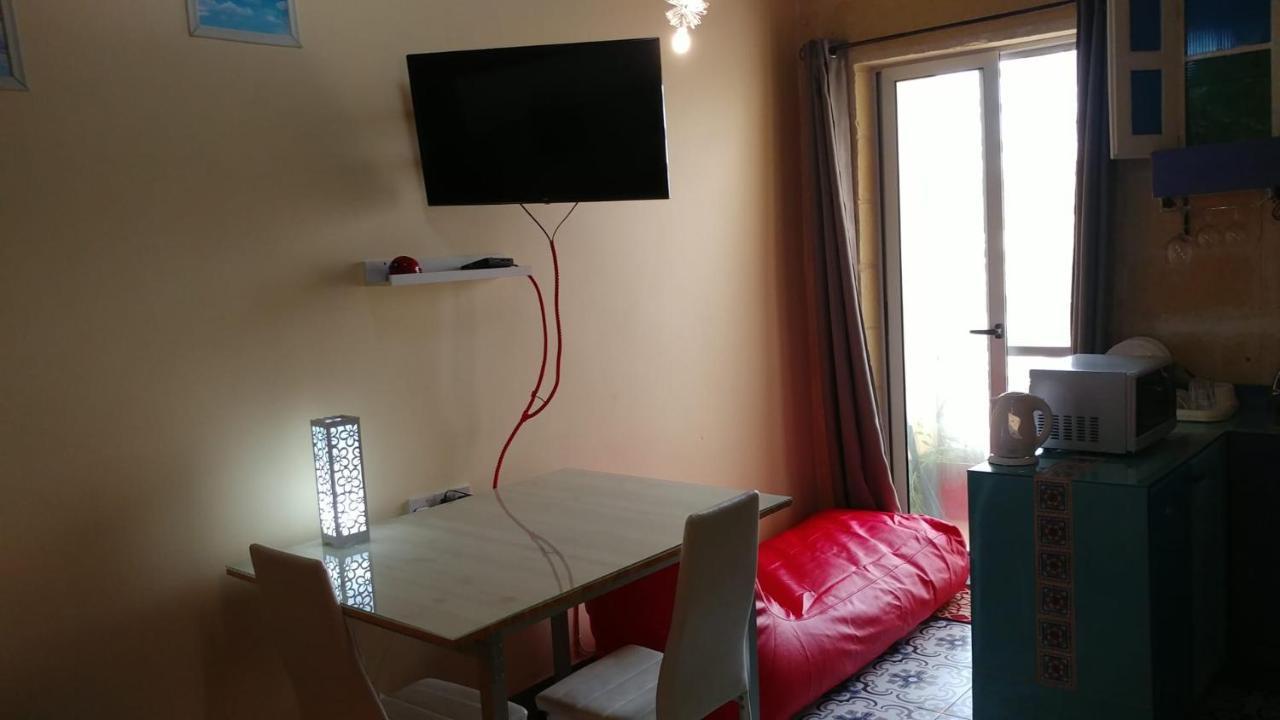 Triesti Apartment *
